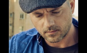 Μάνος Λυδάκης – Μόνο σ’ αγαπώ (Official videoclip)