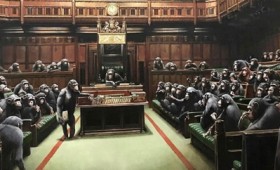 Στο σφυρί το βρετανικό κοινοβούλιο με τους χιμπατζήδες του Μπάνκσι