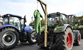 Γερμανία: Χιλιάδες αγρότες διαδήλωσαν με τρακτέρ (vid)