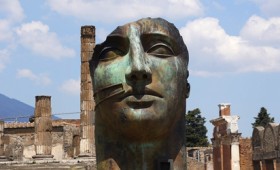 Πομπηία: Τουρίστρια επέστρεψε κλεμμένα αντικείμενα λόγω «κατάρας»