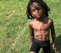 Επτάχρονο superfreak παιδάκι γίνεται viral (vid)