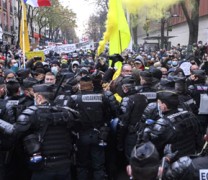 LIVE: Διαδήλωση κατά του παγκόσμιου νομοσχεδίου ασφάλειας στο Παρίσι (vid)