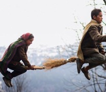 Παιδιά παίζουν Κουίντιτς στην μακρινή Ινδία