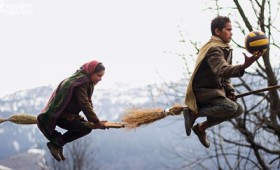 Παιδιά παίζουν Κουίντιτς στην μακρινή Ινδία Παιδιά παίζουν Κουίντιτς στην μακρινή Ινδία