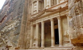 Ένα μυστηριώδες μνημείο στην Πέτρα της Ιορδανίας