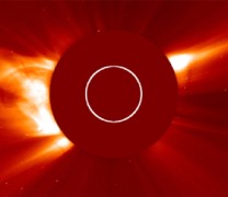 Κομήτης «καταβροχθίζεται» από τον Ήλιο (βίντεο)