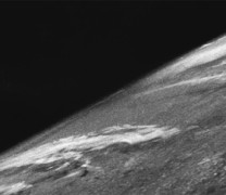 Η πρώτη φωτογραφία της Γης από το διάστημα