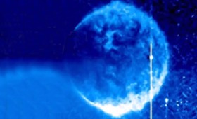 Το γαλάζιο σφαιρικό “UFO” ίσως είναι ο Ήφαιστος Το γαλάζιο σφαιρικό “UFO” ίσως είναι ο Ήφαιστος