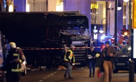 Βερολίνο: 12 νεκροί και 50 τραυματίες από τρομοκρατική επίθεση (βίντεο) Βερολίνο: 12 νεκροί και 50 τραυματίες από τρομοκρατική επίθεση (βίντεο)