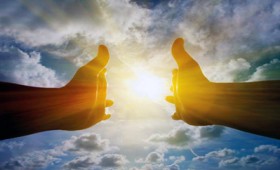 Καθολικός ιερέας ισχυρίζεται ότι ο Θεός είναι γυναίκα! Καθολικός ιερέας ισχυρίζεται ότι ο Θεός είναι γυναίκα!