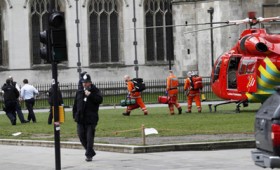 Διπλό χτύπημα έξω από το Βρετανικό Κοινοβούλιο (vid)