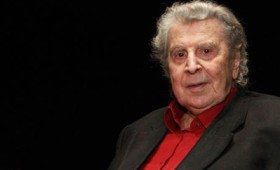 Ο Μίκης Θεοδωράκης για την Ελλάδα και τη Ρωμιοσύνη Ο Μίκης Θεοδωράκης για την Ελλάδα και τη Ρωμιοσύνη
