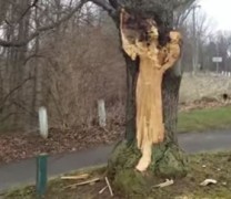 Η Λευκή Κυρία: έργο της φύσης ή κάτι άλλο; (vid) Η Λευκή Κυρία: έργο της φύσης ή κάτι άλλο; (vid)