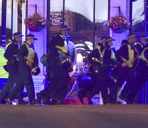 ΕΚΤΑΚΤΟ: Πολλαπλές επιθέσεις στο Λονδίνο με 7 νεκρούς (video)