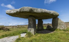 Μυστηριώδη μηνύματα που διαβάζονται μόνο τη νύχτα Μυστηριώδη μηνύματα που διαβάζονται μόνο τη νύχτα