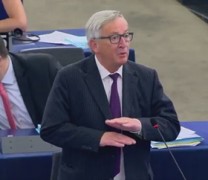Γιούνκερ: «Το Ευρωπαϊκό Κοινοβούλιο είναι γελοίο!» Γιούνκερ: «Το Ευρωπαϊκό Κοινοβούλιο είναι γελοίο!»