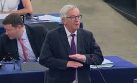 Γιούνκερ: «Το Ευρωπαϊκό Κοινοβούλιο είναι γελοίο!»