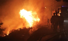 Πύρινη κόλαση στη Ζάκυνθο με 11 μέτωπα φωτιάς (vid) Πύρινη κόλαση στη Ζάκυνθο με 11 μέτωπα φωτιάς (vid)