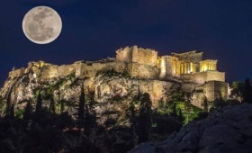 Μια νύχτα στην Ακρόπολη με ελληνική μουσική (βίντεο)