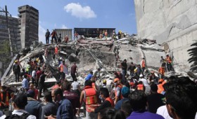 Ισχυρός σεισμός σπέρνει τον τρόμο στο Μεξικό (vid) Ισχυρός σεισμός σπέρνει τον τρόμο στο Μεξικό (vid)