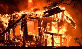 Πύρινη κόλαση στην Καλιφόρνια με δεκάδες νεκρούς (vid) Πύρινη κόλαση στην Καλιφόρνια με δεκάδες νεκρούς (vid)