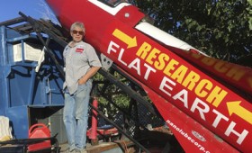 Θα αποδείξει πετώντας ότι η Γη είναι επίπεδη (vid) Θα αποδείξει πετώντας ότι η Γη είναι επίπεδη (vid)