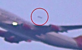 Βίντεο: UFO πετά δίπλα σε αεροπλάνο της Virgin στο JFK Βίντεο: UFO πετά δίπλα σε αεροπλάνο της Virgin στο JFK