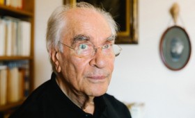 Χρ. Γιανναράς: Δημογραφικό συν μετανάστευση – Η εξαφάνιση των Ελλήνων Χρ. Γιανναράς: Δημογραφικό συν μετανάστευση – Η εξαφάνιση των Ελλήνων