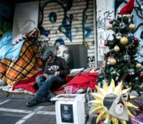 Αθήνα: Πώς κάνουν Χριστούγεννα οι άστεγοι της πόλης Αθήνα: Πώς κάνουν Χριστούγεννα οι άστεγοι της πόλης