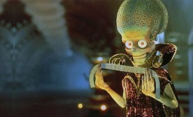 Οι εξωγήινοι τον εμπόδισαν να κάνει φορολογική δήλωση Οι εξωγήινοι τον εμπόδισαν να κάνει φορολογική δήλωση