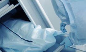 Νεκρός αναστήθηκε στο τραπέζι της νεκροψίας (vid) Νεκρός αναστήθηκε στο τραπέζι της νεκροψίας (vid)