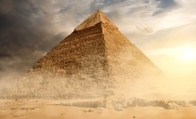 Σιδερένιος θρόνος μέσα στη Μεγάλη Πυραμίδα (vid) Σιδερένιος θρόνος μέσα στη Μεγάλη Πυραμίδα (vid)