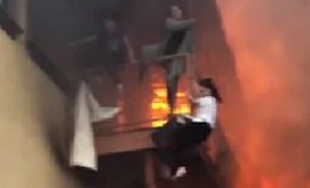 Κοπέλες πηδούν από κτίριο για να μην καούν ζωντανές Κοπέλες πηδούν από κτίριο για να μην καούν ζωντανές