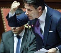 Φλογερή ομιλία Κόντε στην ιταλική Γερουσία (vid)