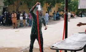 Ο πλανήτης θερμαίνεται, οι άνθρωποι λιώνουν (vid) Ο πλανήτης θερμαίνεται, οι άνθρωποι λιώνουν (vid)