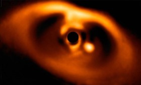 Φωτογράφισαν για πρώτη φορά νεογέννητο εξωπλανήτη
