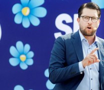 Σουηδία: Στροφή στη Δεξιά λόγω μεταναστευτικού (vid) Σουηδία: Στροφή στη Δεξιά λόγω μεταναστευτικού (vid)