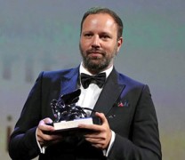 Αργυρό λιοντάρι ο Γιώργος Λάνθιμος στη Βενετία (vid) Αργυρό λιοντάρι ο Γιώργος Λάνθιμος στη Βενετία (vid)