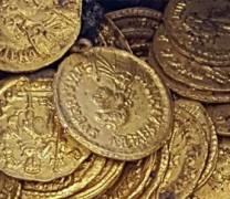 Χρυσά ρωμαϊκά νομίσματα σε υπόγειο ιταλικού θεάτρου