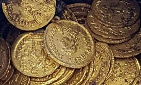 Χρυσά ρωμαϊκά νομίσματα σε υπόγειο ιταλικού θεάτρου