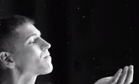 Θοδωρής Νικολάου – “Ομπρέλα” (Video Clip) Θοδωρής Νικολάου – “Ομπρέλα” (Video Clip)
