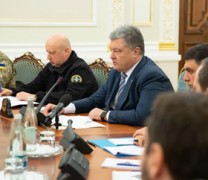 Η Ουκρανία κήρυξε στρατιωτικό νόμο για 30 μέρες Η Ουκρανία κήρυξε στρατιωτικό νόμο για 30 μέρες