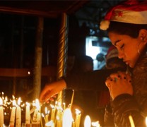 Πώς γιορτάζουν τα Χριστούγεννα στη Βηθλεέμ (vid)