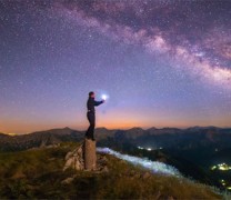 Κωνσταντίνος Βασιλακάκος: Ένας 26χρονος κοιτάζει τ’ αστέρια (vid)