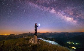 Κωνσταντίνος Βασιλακάκος: Ένας 26χρονος κοιτάζει τ’ αστέρια (vid)