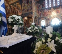 Μνημόσυνο στο Μάτι στη μνήμη των 102 θυμάτων (vid) Μνημόσυνο στο Μάτι στη μνήμη των 102 θυμάτων (vid)