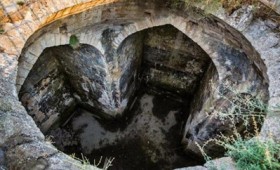 Μυστηριώδης κατασκευή σε αρχαία ρωσική πόλη (vid) Μυστηριώδης κατασκευή σε αρχαία ρωσική πόλη (vid)