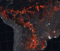 Απίστευτο! Ολόκληρη η Νότια Αμερική έχει παραδοθεί στις φλόγες (vid)