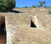 Δύο νέοι ασύλητοι τάφοι στα Αηδόνια Νεμέας (vid)