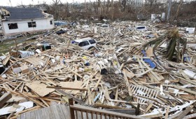 Μπαχάμες: Σκοτώνουν ο ένας τον άλλο για φαγητό και νερό Μπαχάμες: Σκοτώνουν ο ένας τον άλλο για φαγητό και νερό